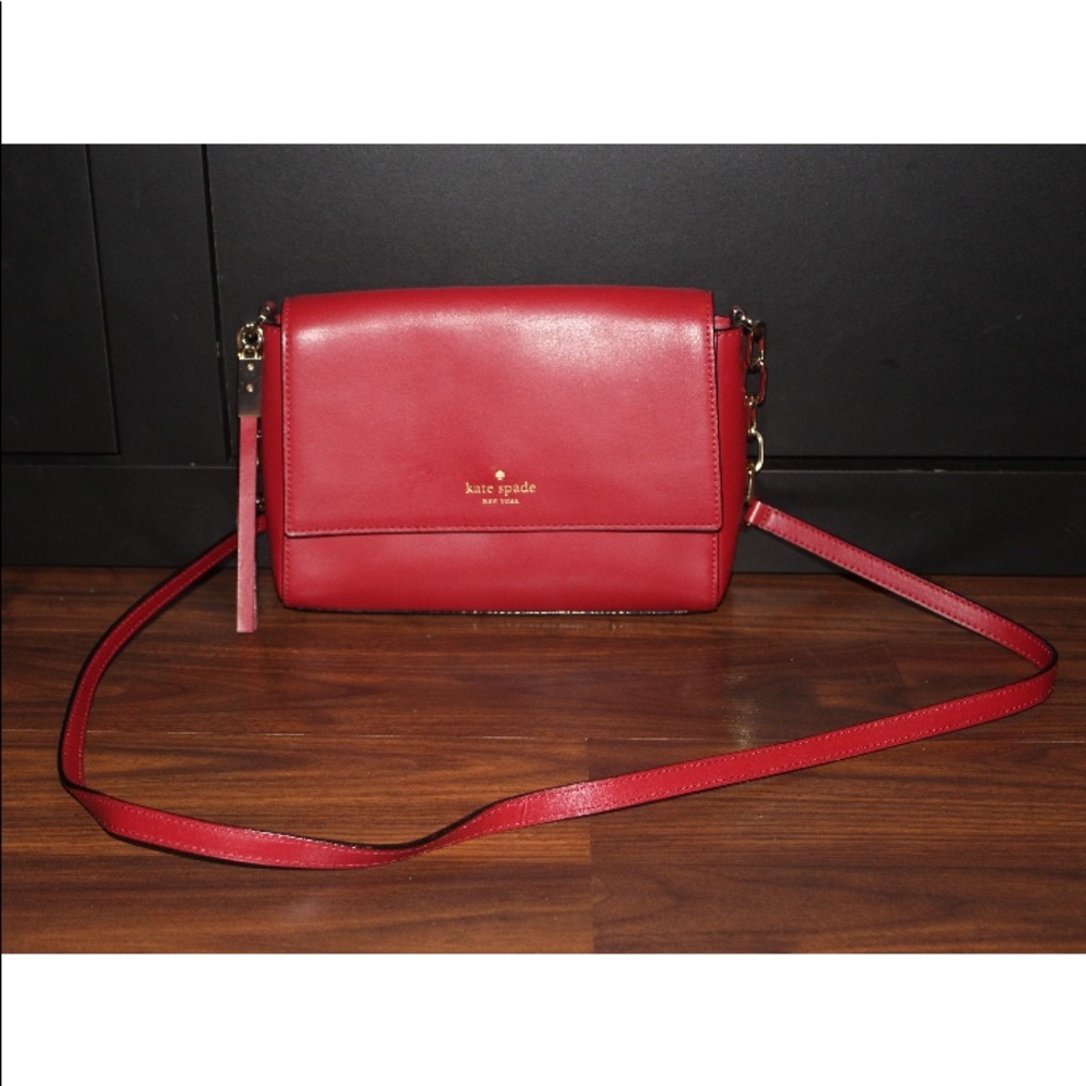 Kate Spade Cross body (GOOD Condition)